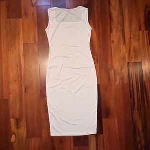 Sleeveless Dress NWT (Boohoo)
Color: White
Size: 8